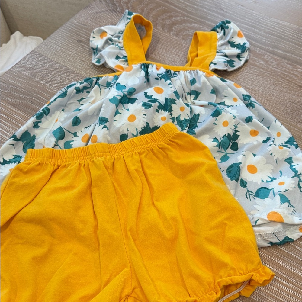 Marie Nicole two piece size 3T used condition
